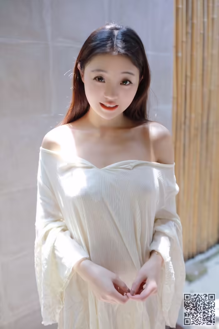 激凸、萝莉、佘贝拉、看点
