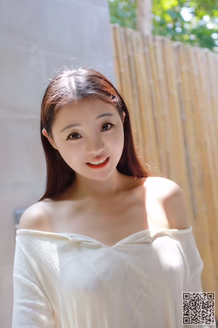 激凸、萝莉、佘贝拉、看点
