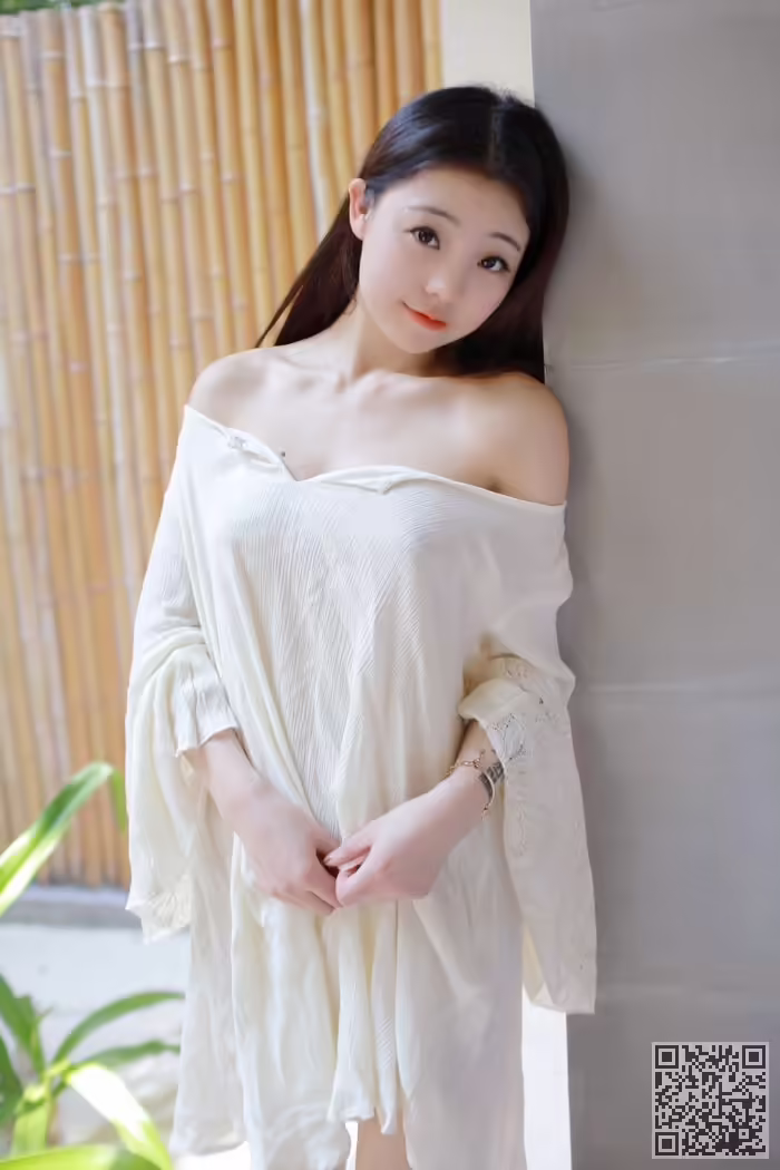 激凸、萝莉、佘贝拉、看点