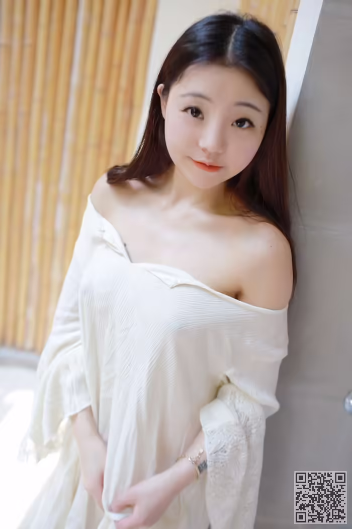 激凸、萝莉、佘贝拉、看点