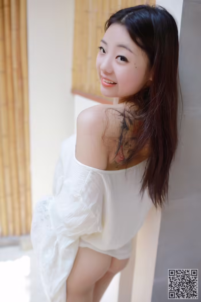 激凸、萝莉、佘贝拉、看点