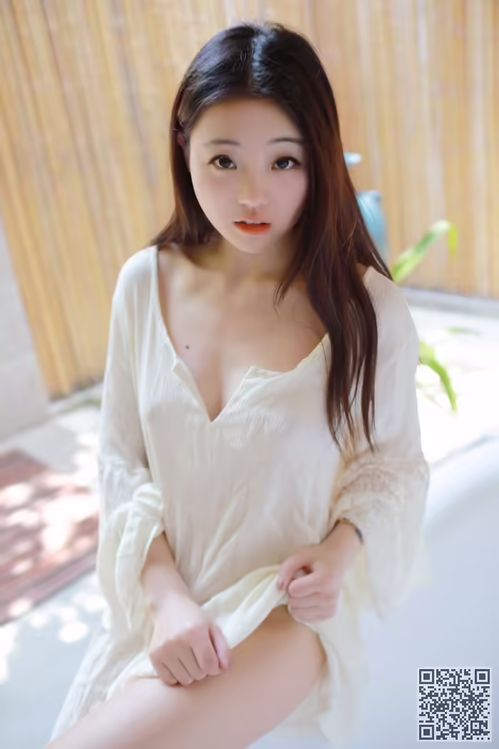 激凸、萝莉、佘贝拉、看点