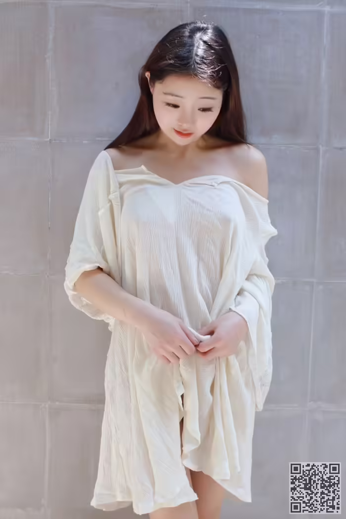 激凸、萝莉、佘贝拉、看点