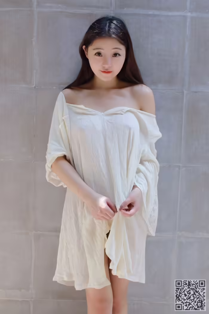 激凸、萝莉、佘贝拉、看点