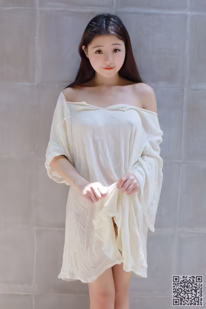 激凸、萝莉、佘贝拉、看点
