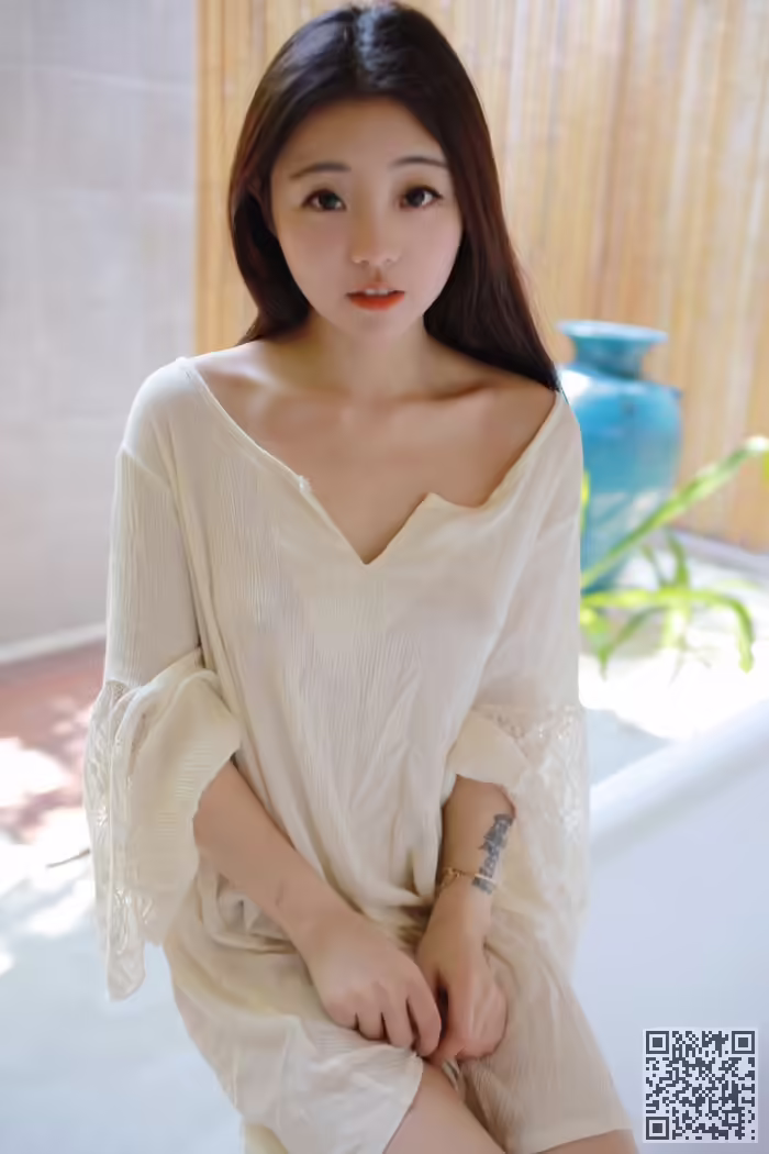 激凸、萝莉、佘贝拉、看点