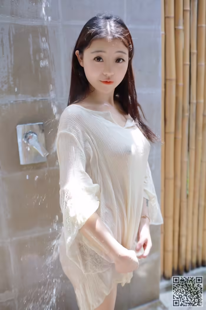 激凸、萝莉、佘贝拉、看点