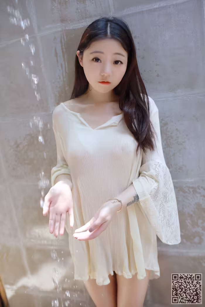 激凸、萝莉、佘贝拉、看点