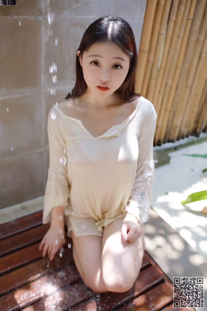激凸、萝莉、佘贝拉、看点