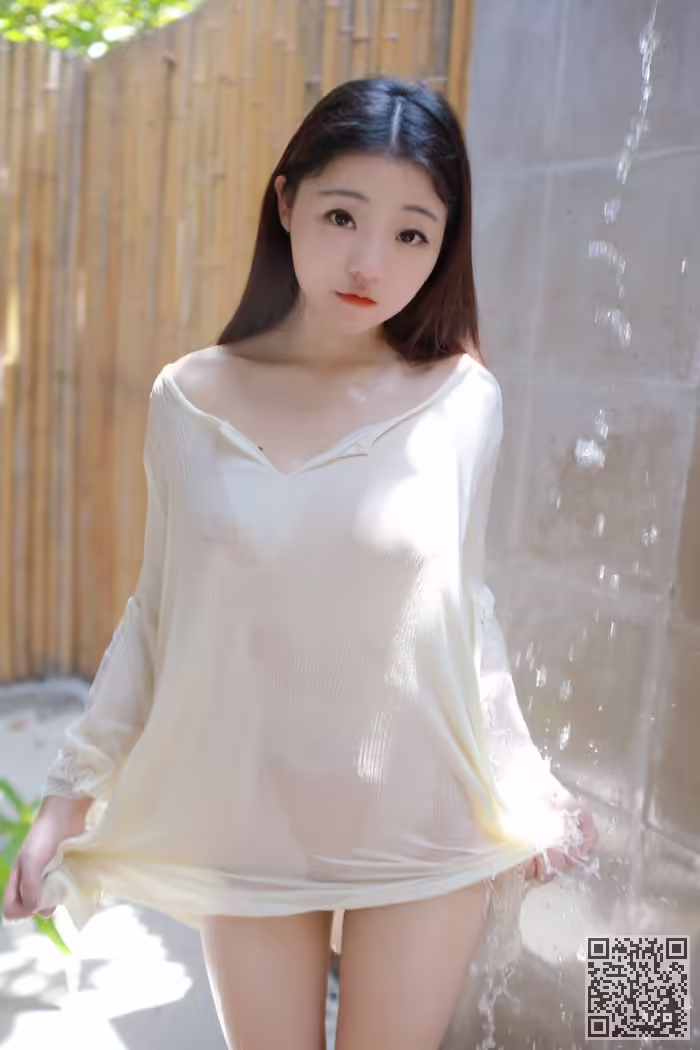激凸、萝莉、佘贝拉、看点