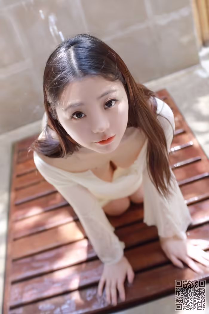 激凸、萝莉、佘贝拉、看点