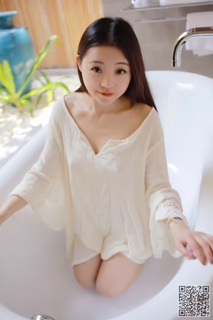 激凸、萝莉、佘贝拉、看点