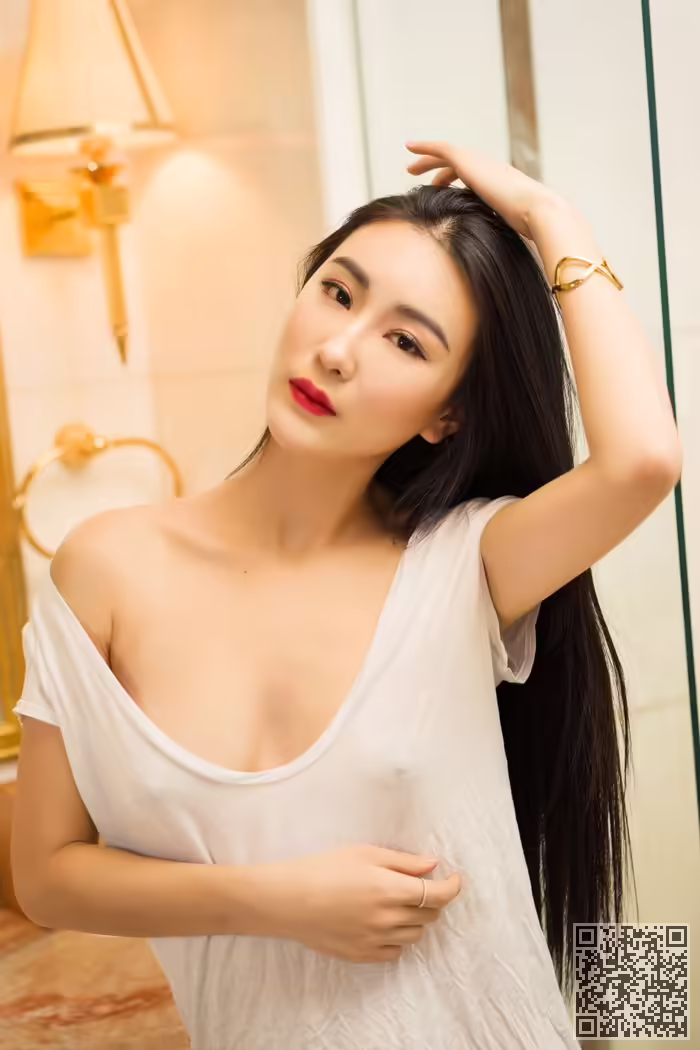 瑷妮、透视装、湿身诱惑