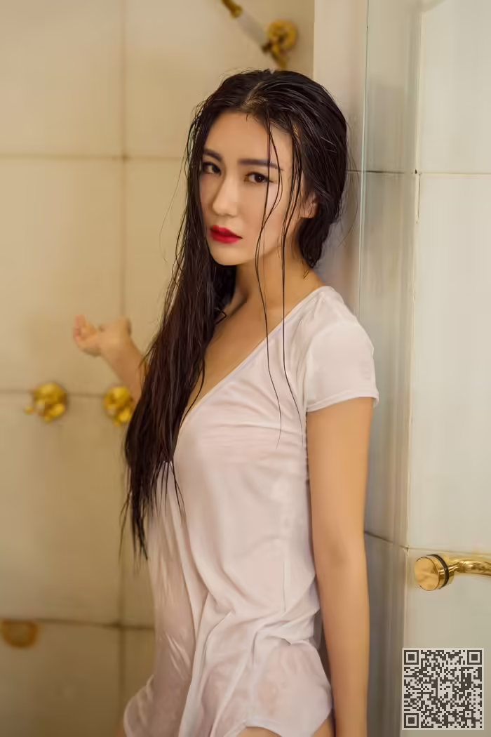 瑷妮、透视装、湿身诱惑