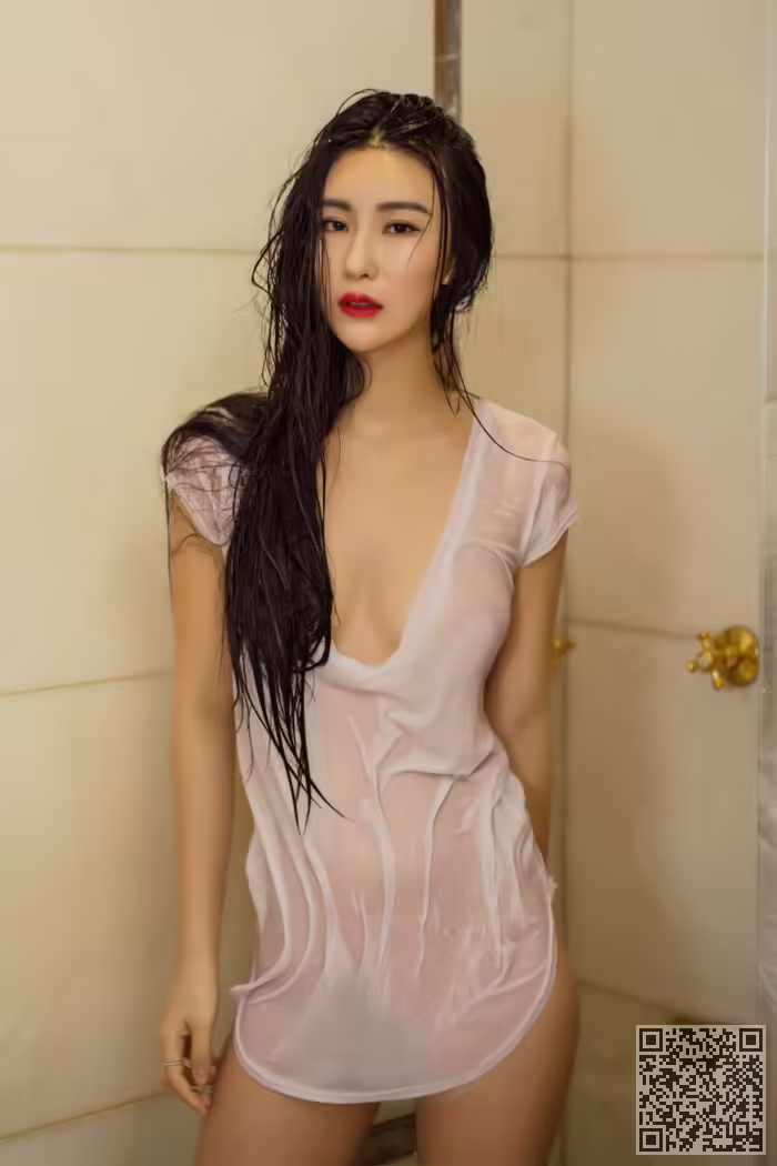 瑷妮、透视装、湿身诱惑