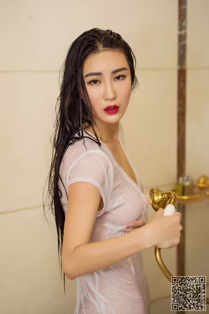 瑷妮、透视装、湿身诱惑