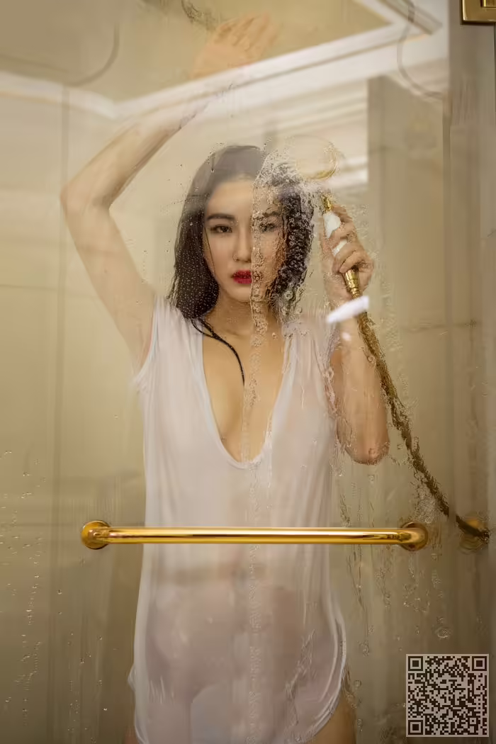 瑷妮、透视装、湿身诱惑