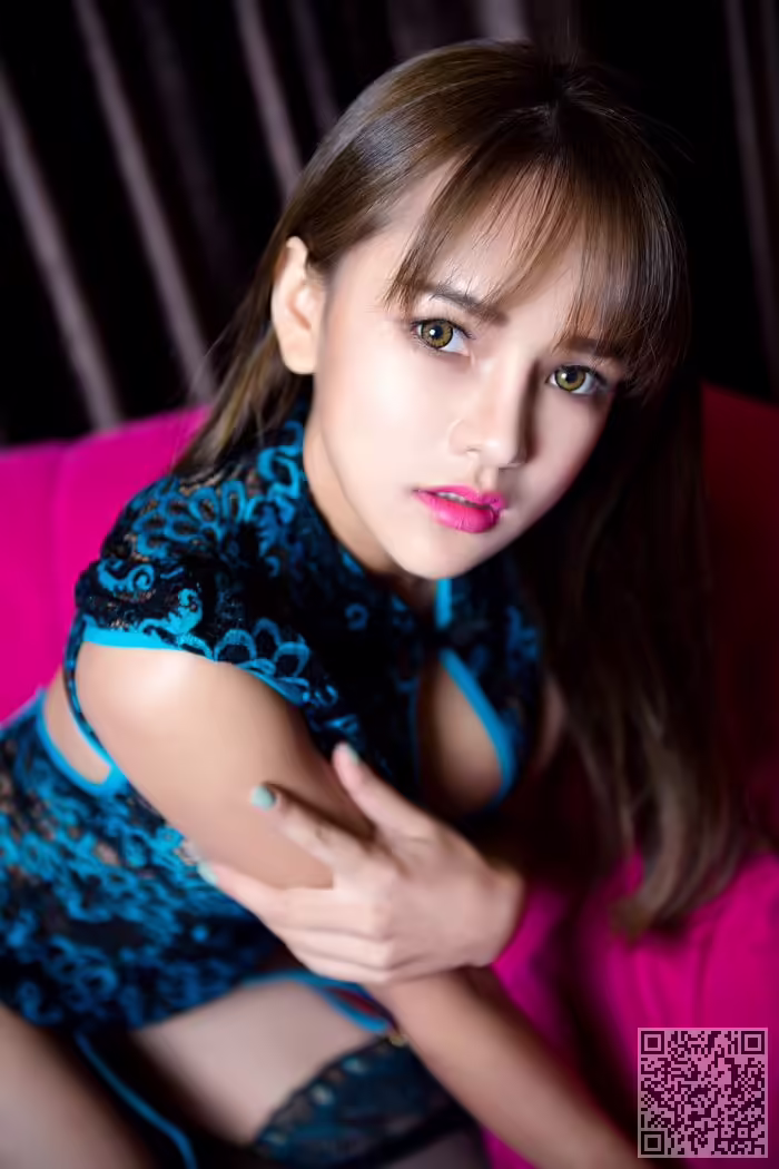 童颜巨乳、岑雨桥、性感、诱惑