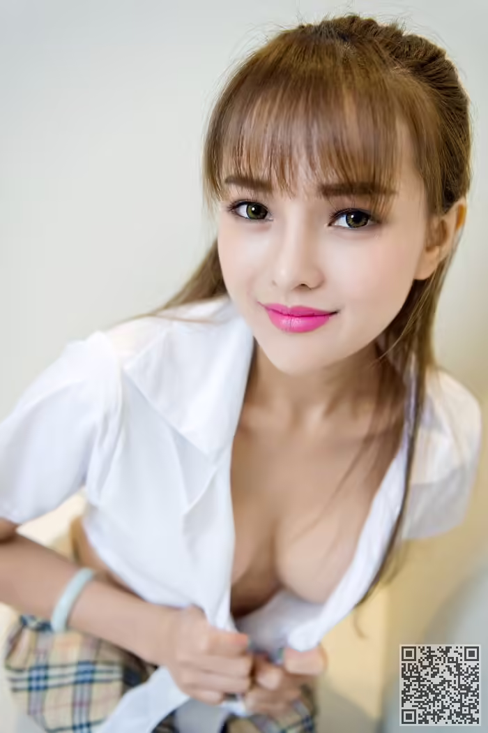 童颜巨乳、岑雨桥、性感、诱惑