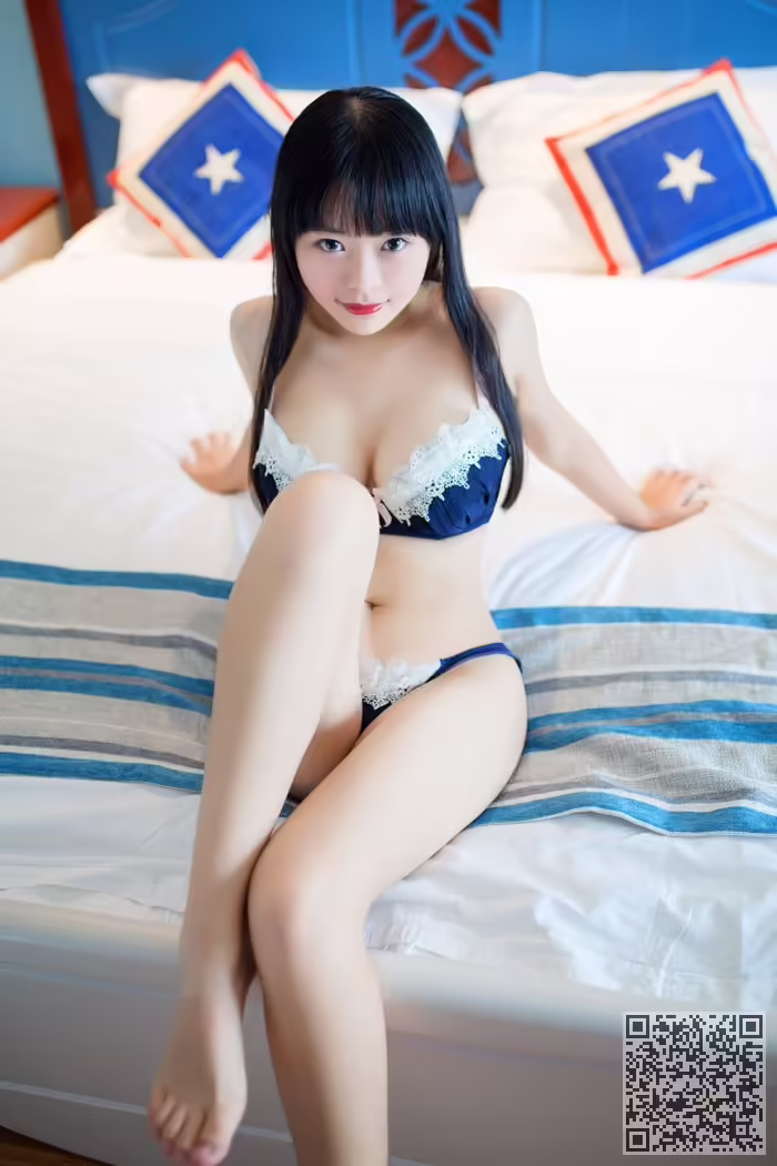 童颜巨乳、制服写真、挑逗