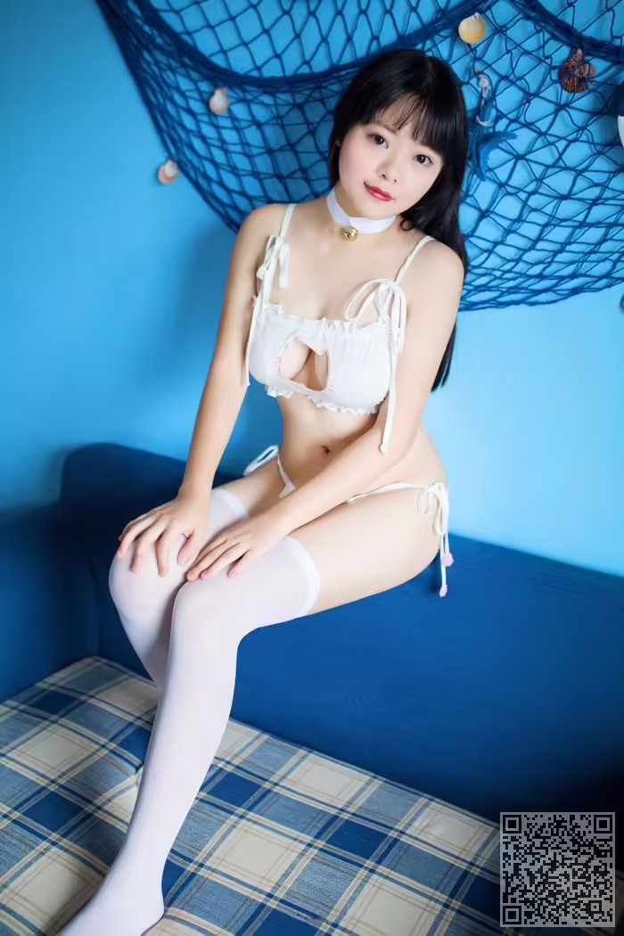 童颜巨乳、制服写真、挑逗