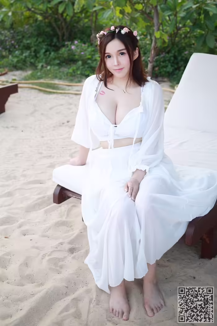 唇印女神性感郝沈桃38 g奶摇摇欲坠、女神、性感、沈蜜桃、豪乳