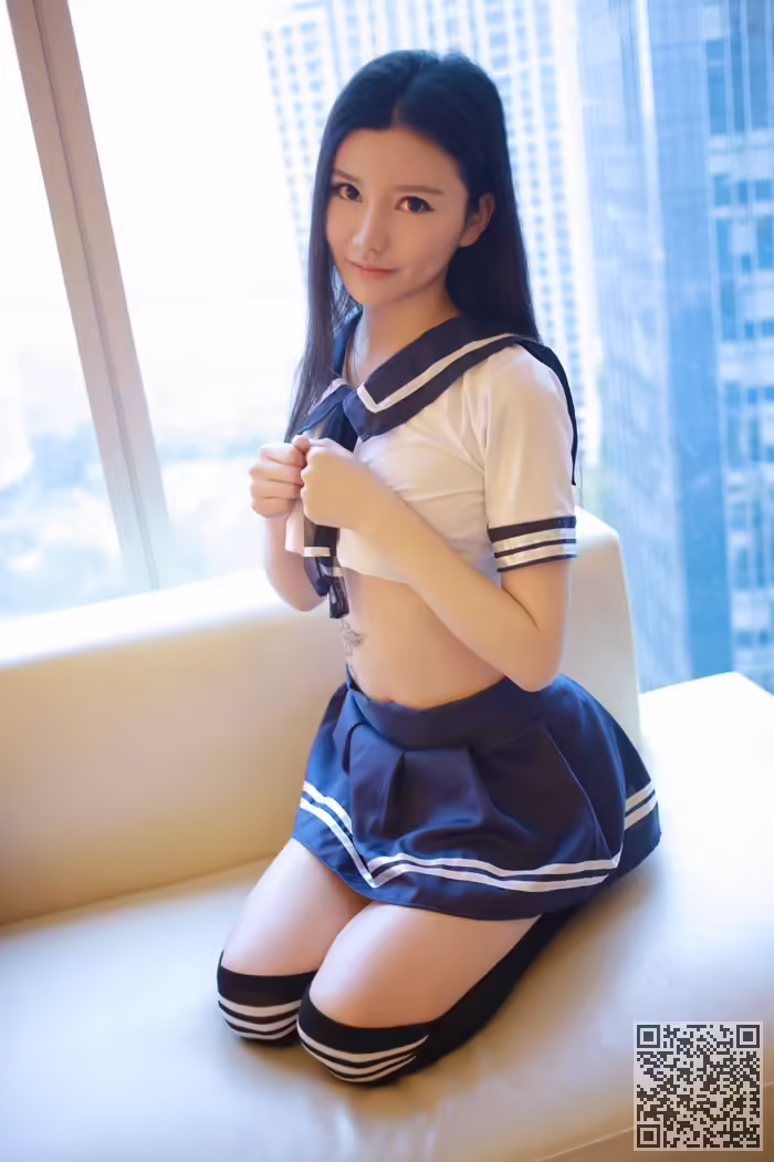 粉妹子、制服写真、肚兜、丁裤