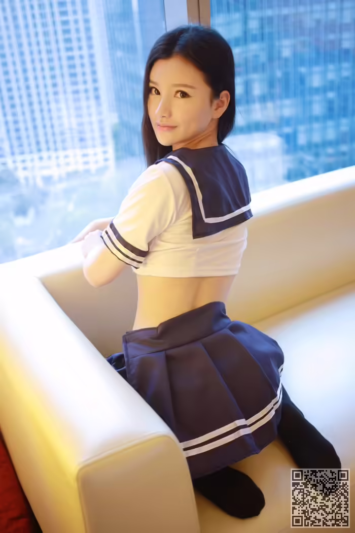 粉妹子、制服写真、肚兜、丁裤