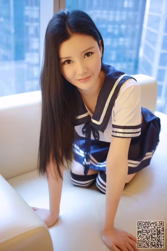 粉妹子、制服写真、肚兜、丁裤
