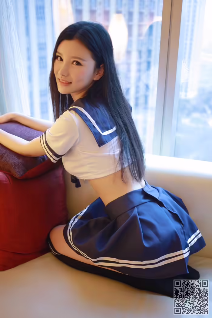 粉妹子、制服写真、肚兜、丁裤