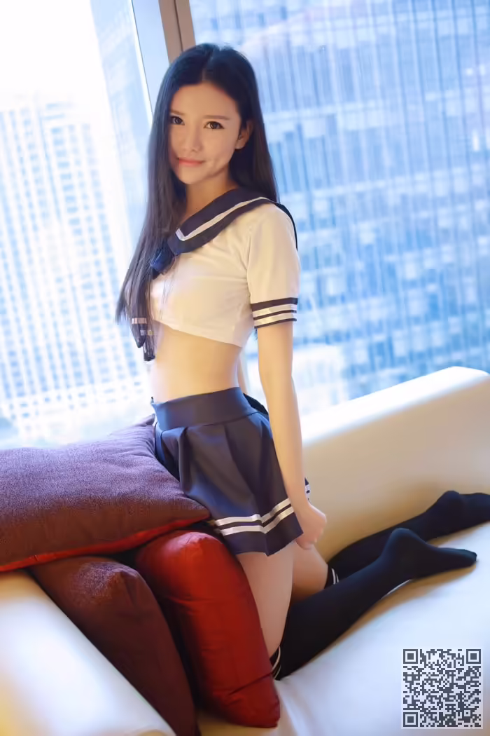 粉妹子、制服写真、肚兜、丁裤
