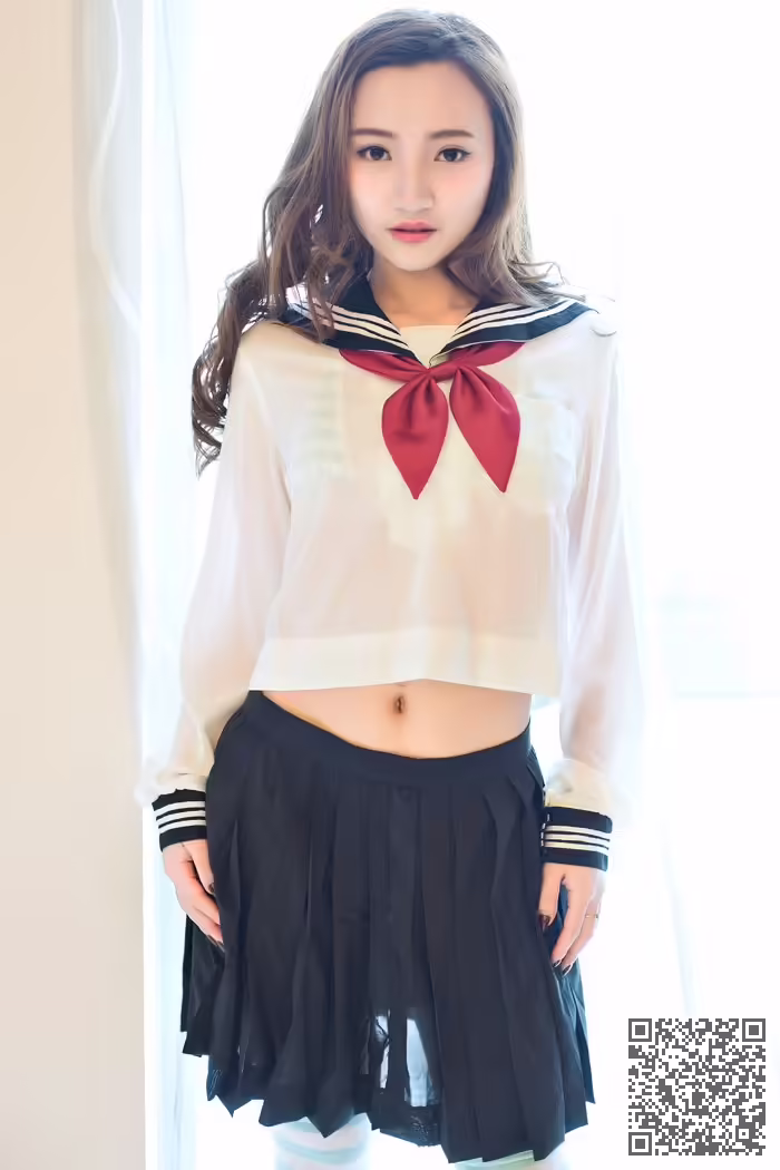乳神、翟奥奥、制服写真、前凸后翘