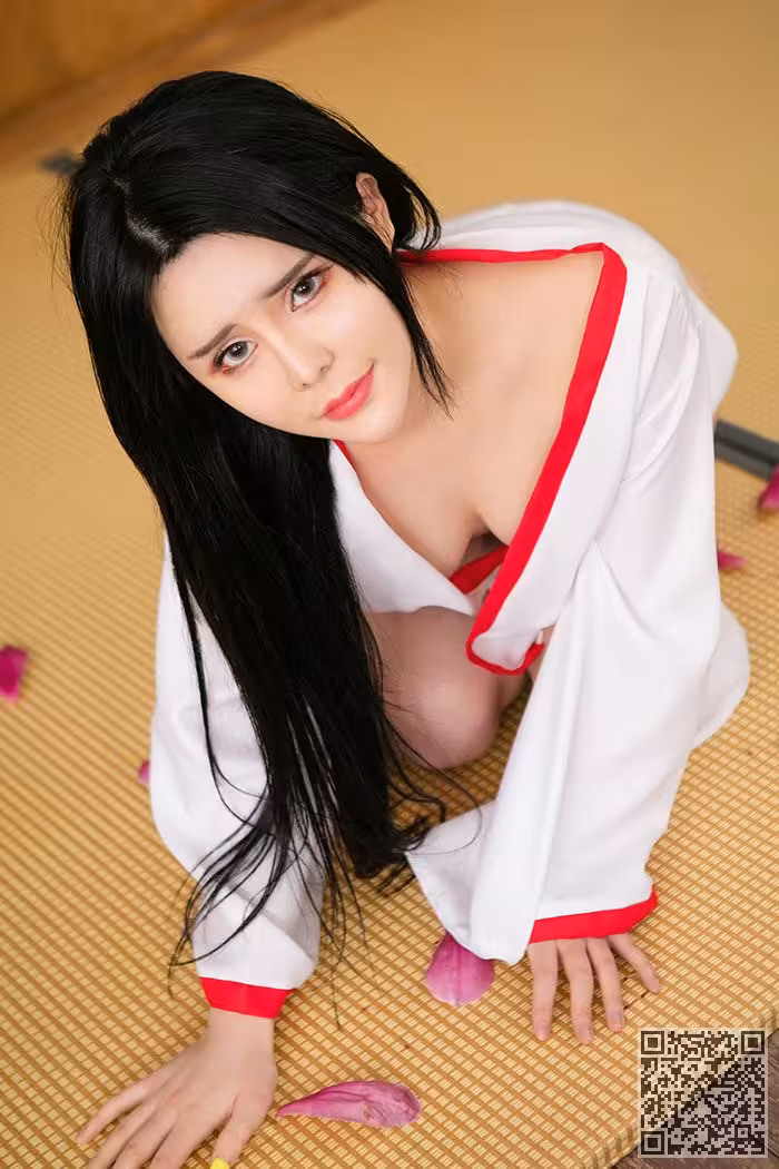 性感女神惠子雪肌美乳眼神楚楚惹人怜