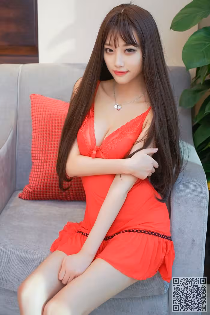 性感女神杨晨晨透视睡衣大胆秀乳