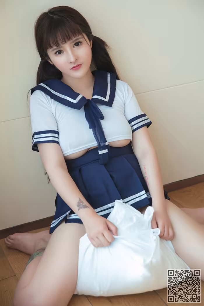 宅男女神、杨漫妮、制服、丰乳肥臀