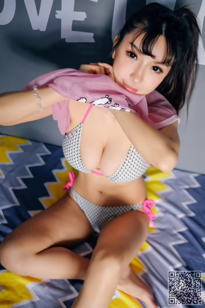 爆乳、大尺度、丁字裤