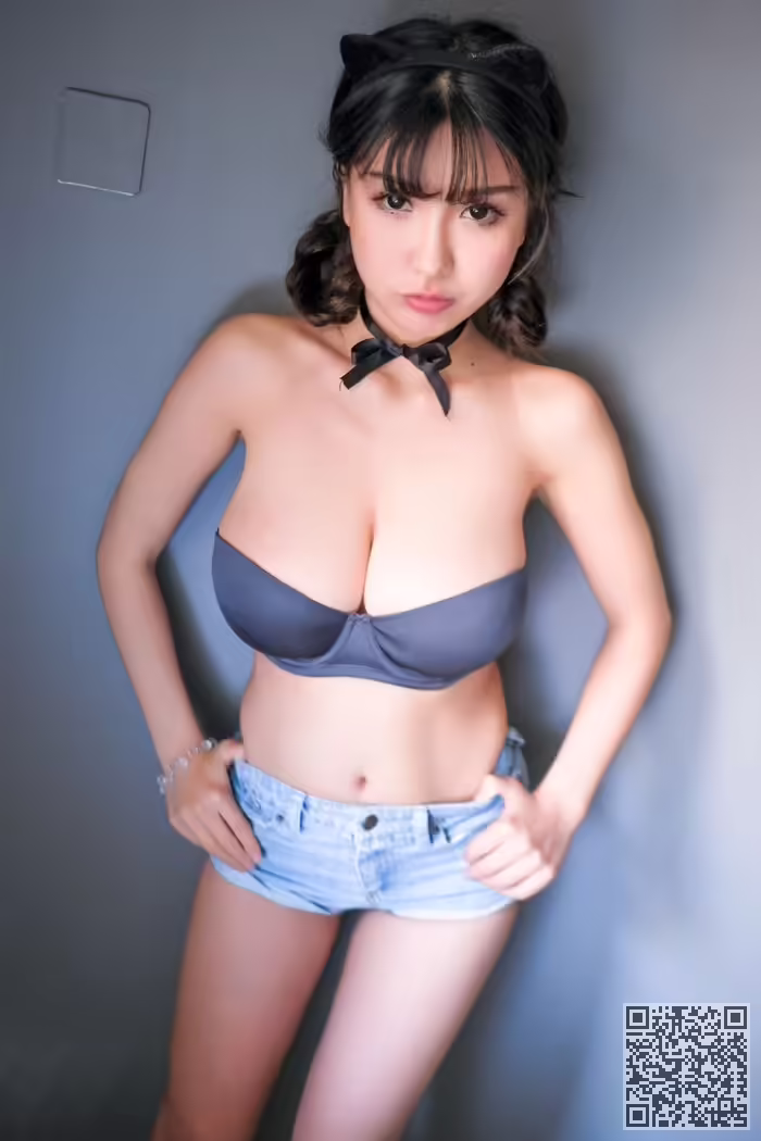 爆乳、大尺度、丁字裤