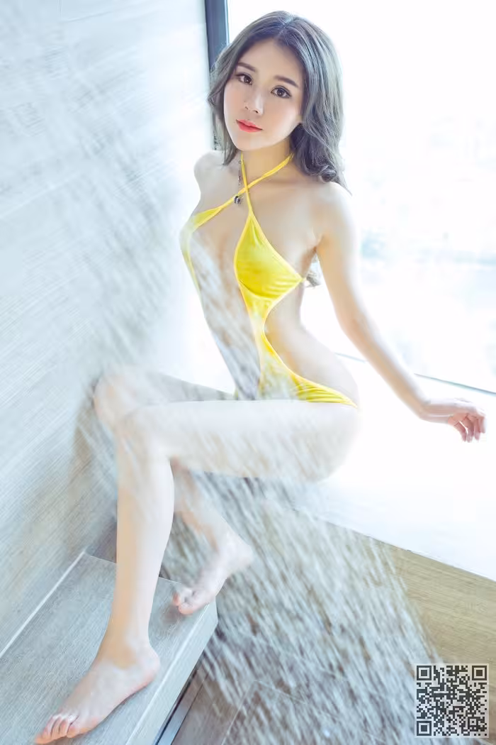 极品嫩模爱丽莎镂空旗袍妩媚十分