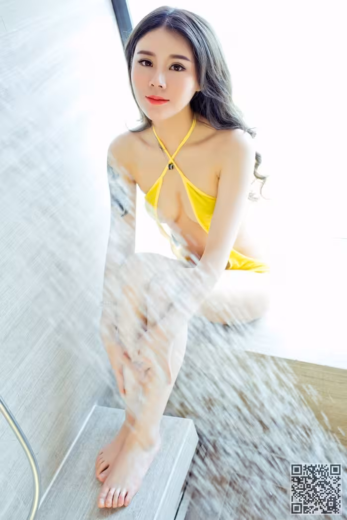 极品嫩模爱丽莎镂空旗袍妩媚十分