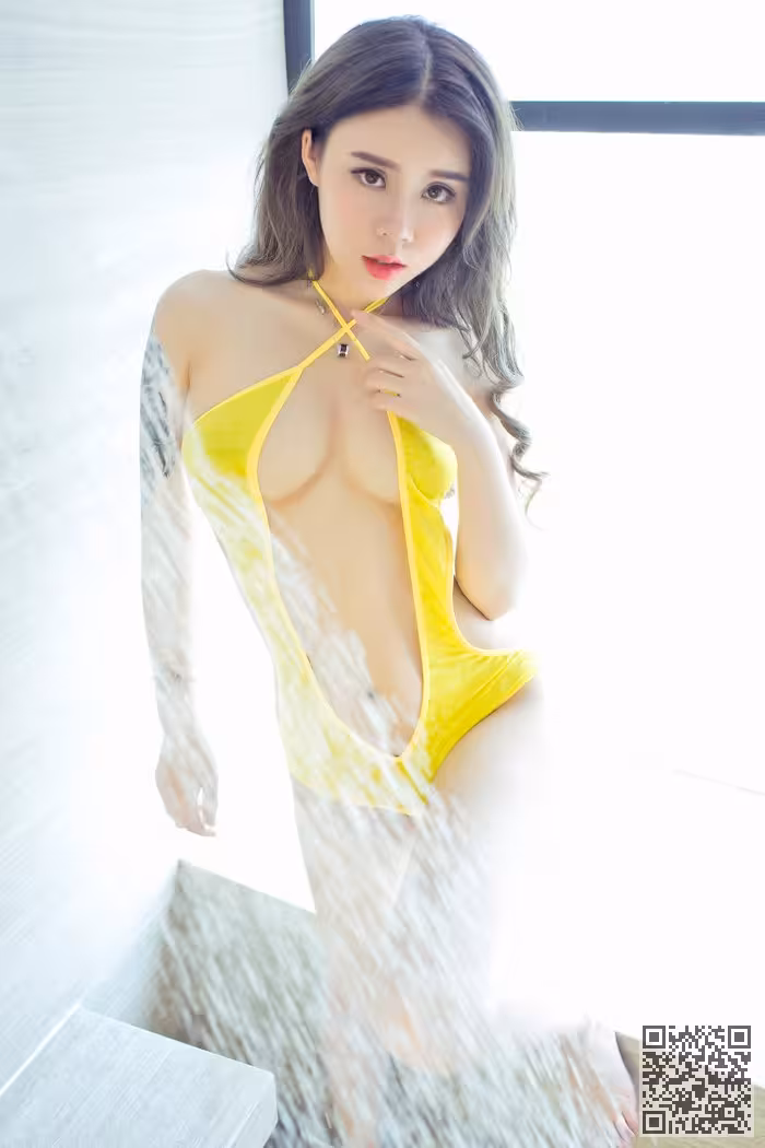极品嫩模爱丽莎镂空旗袍妩媚十分