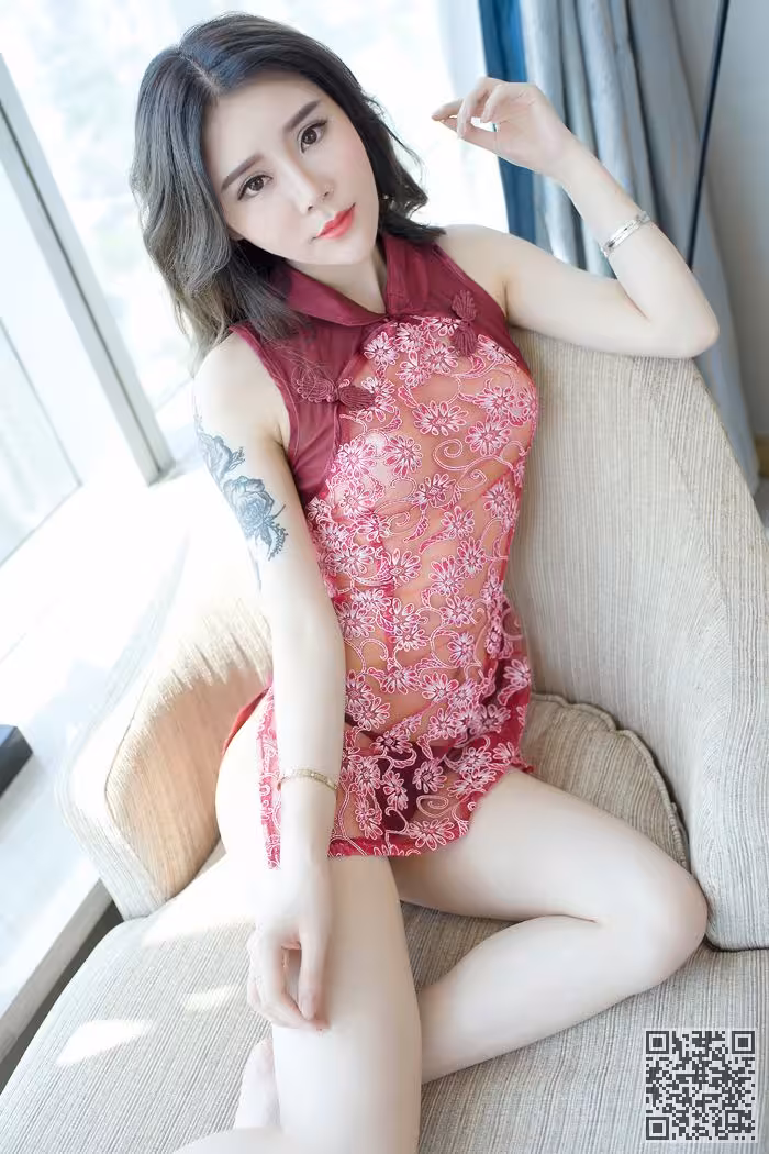极品嫩模爱丽莎镂空旗袍妩媚十分