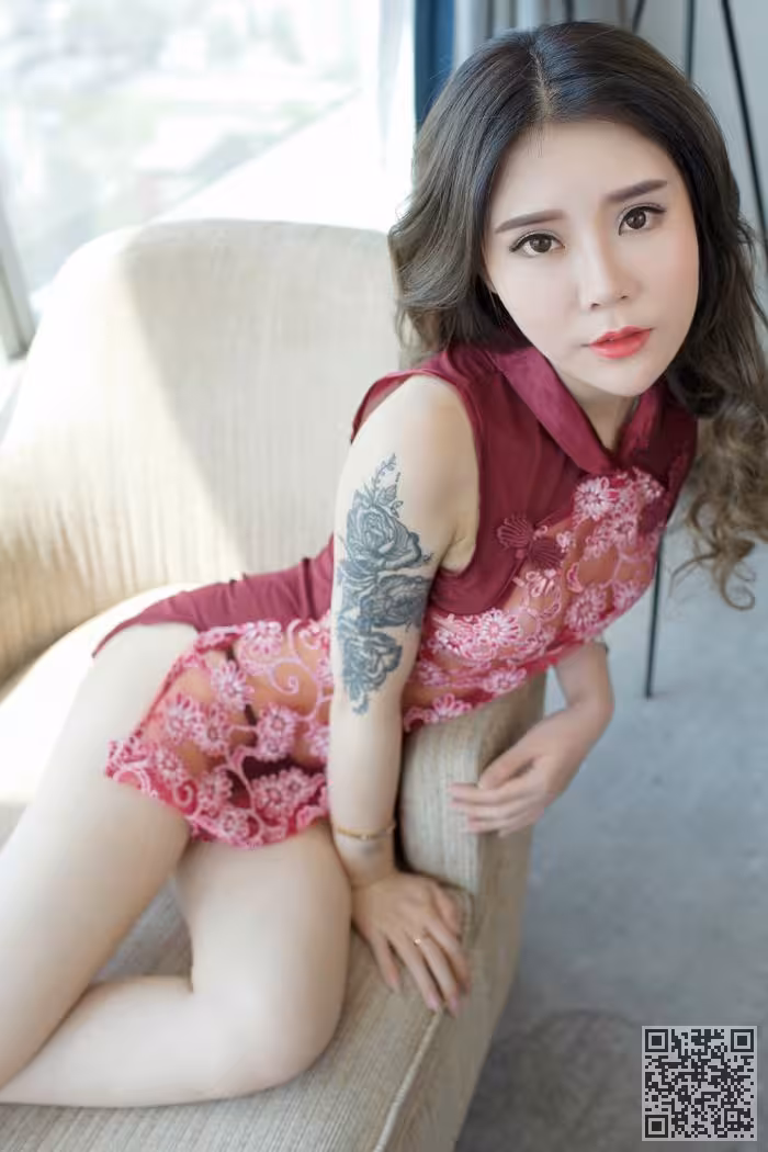 极品嫩模爱丽莎镂空旗袍妩媚十分