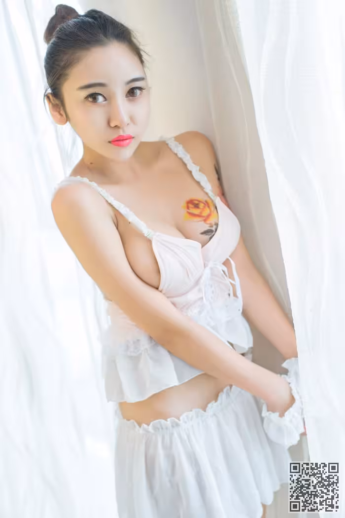 寂寞少妇李梓熙SM情趣装巨乳诱人