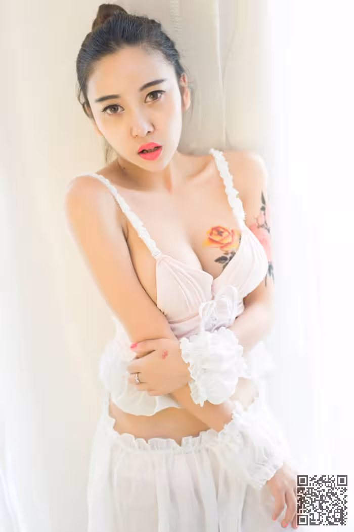 寂寞少妇李梓熙SM情趣装巨乳诱人