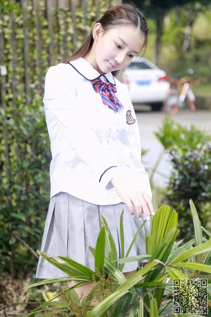 学妹、琪琪、半裸、制服诱惑