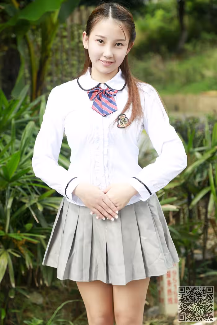 学妹、琪琪、半裸、制服诱惑