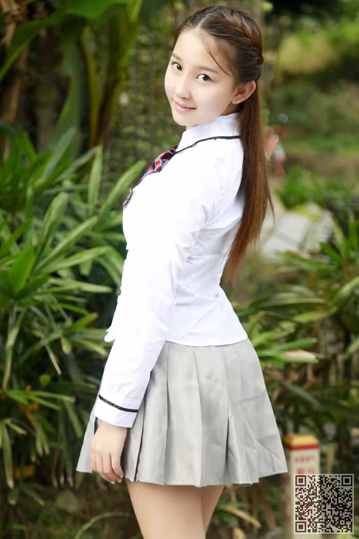 学妹、琪琪、半裸、制服诱惑