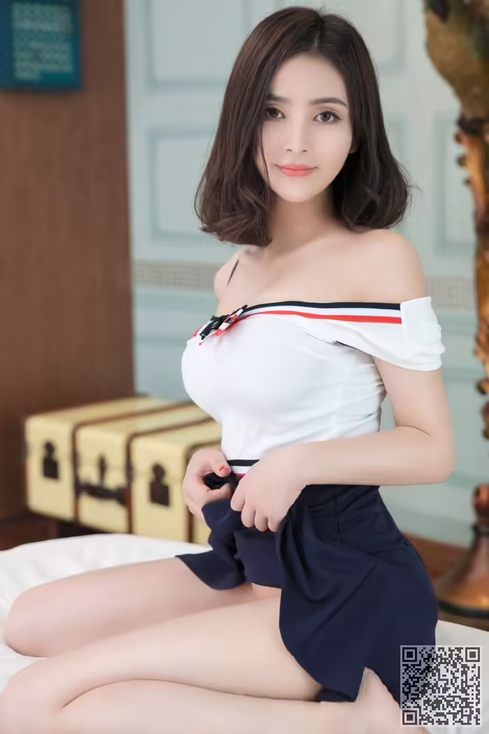 蕾丝内衣、酥胸、性感