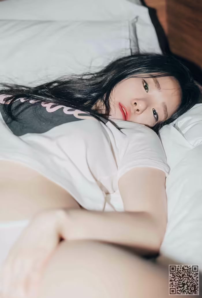 韩国美女、全裸、浴照