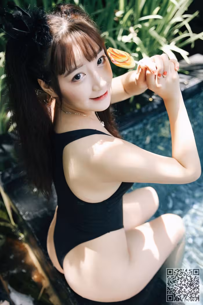 妖艳人妻芒果柯柯内衣难挡汹涌G奶